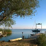 Nyaraló Ferienhaus Am Achterwasser In Luetow *